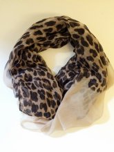 Lo-ika Elisa scarf med leopardmönster rosabeige